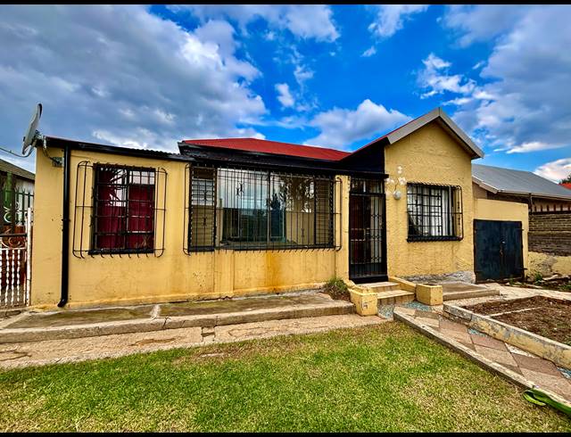 3 BEDROOM HOUSE FOR SALE IN FOREST HILL